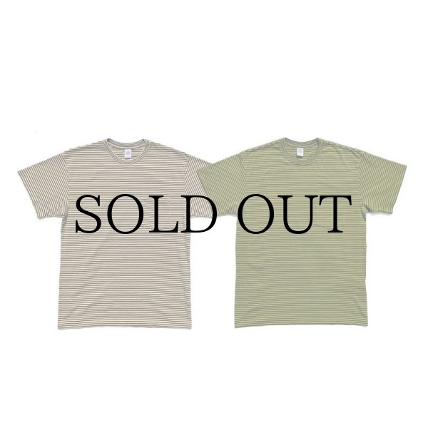 画像5: COMFORTABLE REASON "THIN STRIPE POCKET TEE" - OLIVE×BROWN (5)