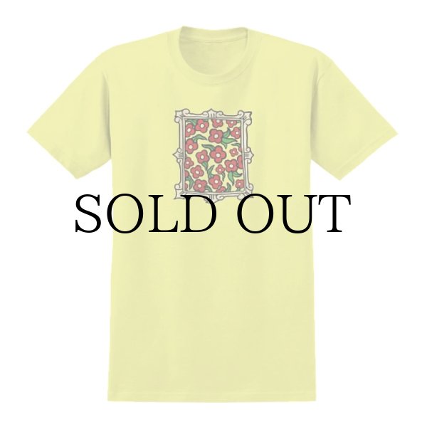 画像1: KROOKED SKATEBOADING "FLOWER FRAME CORNSILK FRON TEE" - YELLOWE (1)