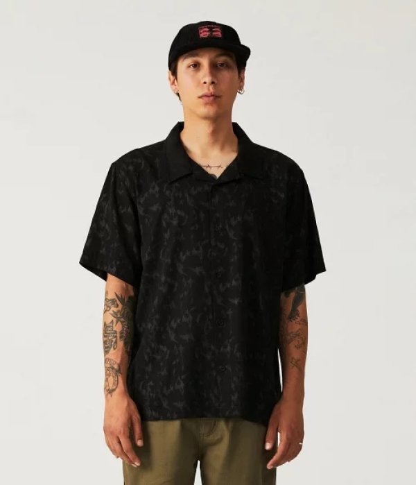 画像2: FORMER MERCHANDISE "MARILYN DIFFUSE SS SHIRT" - BLACK (2)