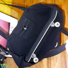 画像4: SNACK SKATEBOARDS "XXXL SKATEBOARD TOTE BAG"- BLACK (4)