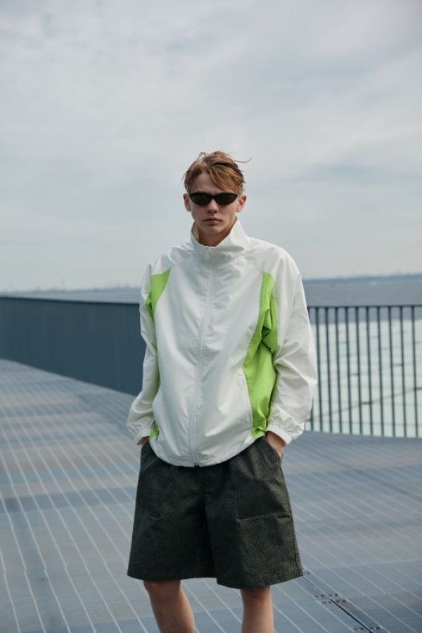 画像1: COMFORTABLE REASON "WARM UP LIGHT JACKET" - OFF (1)