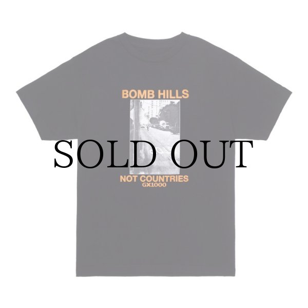 画像1: GX1000 "BOMB HILL NOT COUNTRIES TEE" - BLACK / ORANGE PRINT (1)
