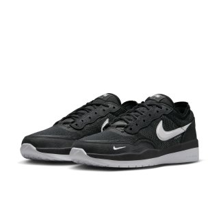 NIKE SB 