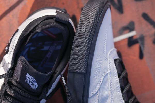 画像8: VANS " SKATE SAFE LOW SHOESby Atiba Jefferson " - WHITE / BLACK［ USA企画  ］ (8)