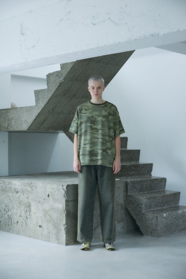 画像4: COMFORTABLE REASON " PIGMENT DYED MELT CAMO TEE " - OLIVE (4)